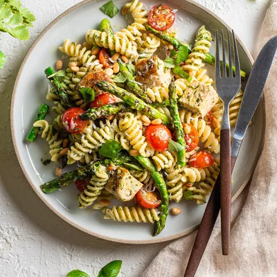 Grilled Chicken & Asparagus Pesto Pasta