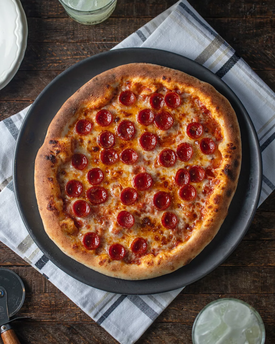 How to Make Neapolitan-Style Pizza How to Make Neapolitan-Style Pizza